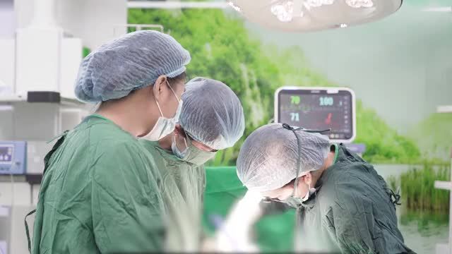 Bệnh cường giáp ảnh hưởng thế nào đến mẹ bầu và thai nhi?