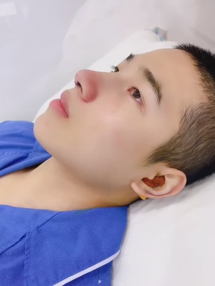 Chiếc mũi thẳng hơn cả giới tính là đây