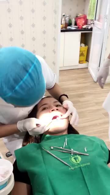 ĐẦU GIỜ CHIỀU THẨM MỸ 29 RĂNG SỨ CAO CẤP CHO CHỊ KHÁCH HÀNG XINH ĐẸP