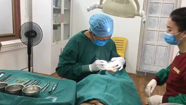 Điều trị cười hở lợi - hết hở lợi chỉ sau 1 lần thực hiện tại nha khoa Thùy Anh. Mời quý bạn cùng theo dõi.