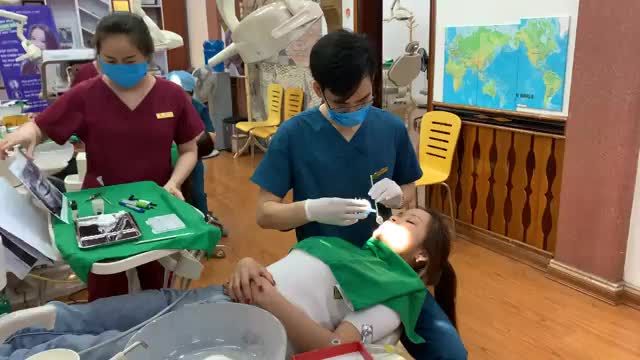 gắn mắc cài điều trị tình trạng răng hô, khấp khểnh, cung hàm hẹp cho một bạn khách hàng tại Nha Khoa Thuỳ Anh