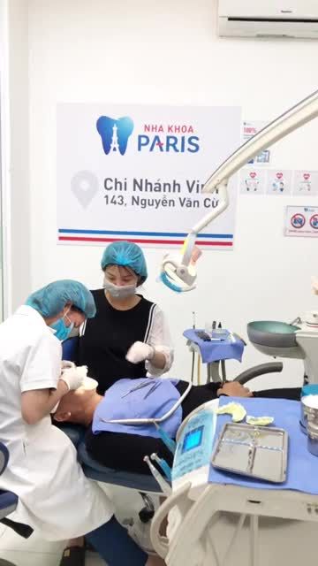 Gắn niềng răng mắc cài kim loại tự buộc cho khách hàng Trần Đức Hùng