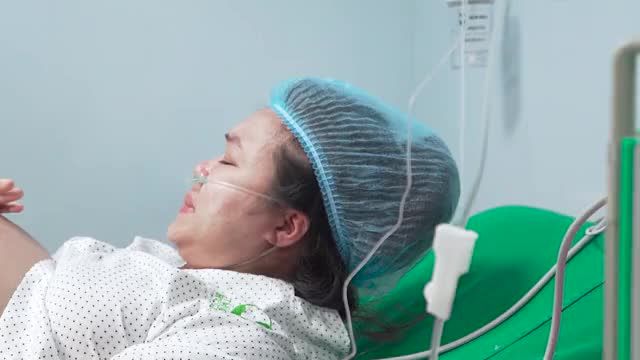 Nghén nặng quá mẹ làm gì cho đỡ?