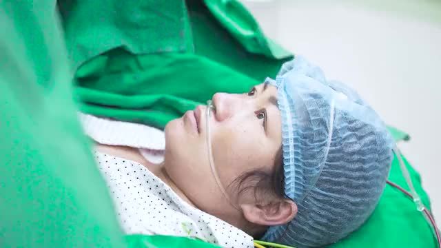 NGÔI NGƯỢC, DƯ ỐI - MẸ BẦU U40 VƯỢT CẠN AN TOÀN TẠI THU CÚC