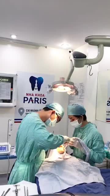 PHẪU THUẬT CẤY GHÉP IMPLANT TRỰC TIẾP TẠI PARIS CỘNG HÒA