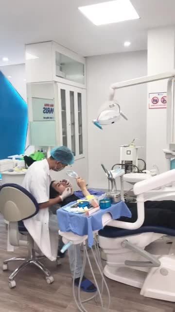 Quá trình khách hàng làm răng sứ tại Nha Khoa Paris Quang Trung.