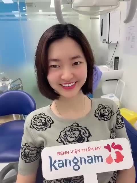 Sau chỉ 1 năm chỉnh nha tại Kangnam Nữ khách hàng nở nụ cười tươi hạnh phúc