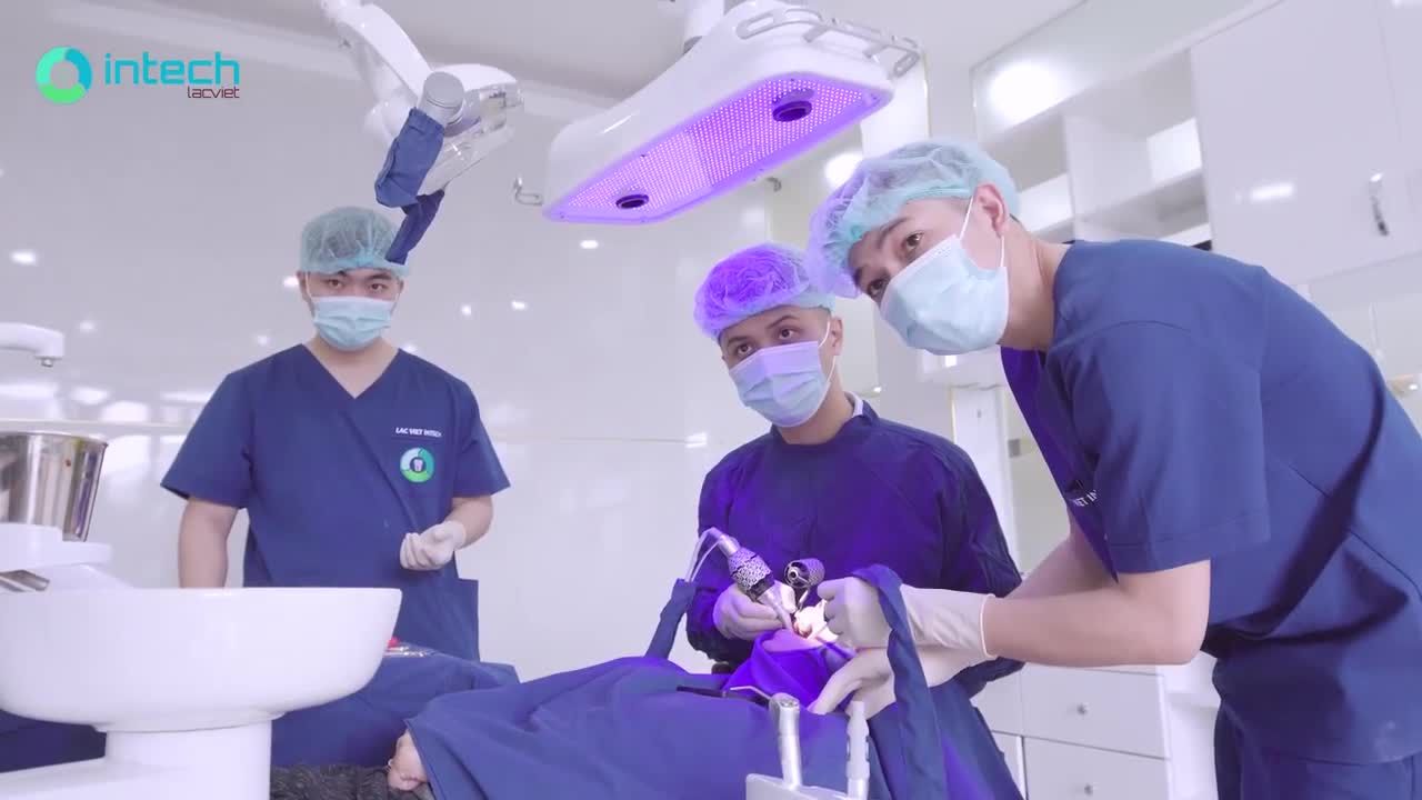 4 YẾU TỐ MINH BẠCH THÔNG TIN TRONG CẤY GHÉP IMPLANT TẠI NHA KHOA LẠC VIỆT INTECH.