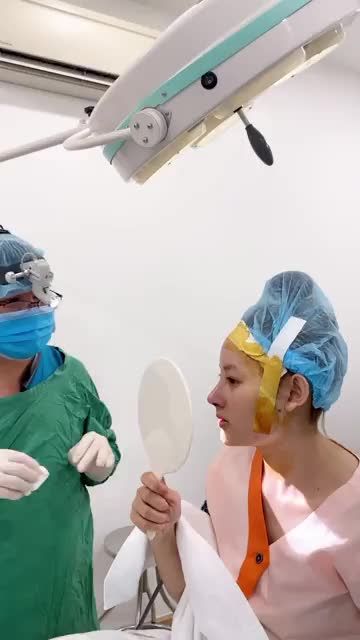 Ca mũi cấu trúc sụn tai
