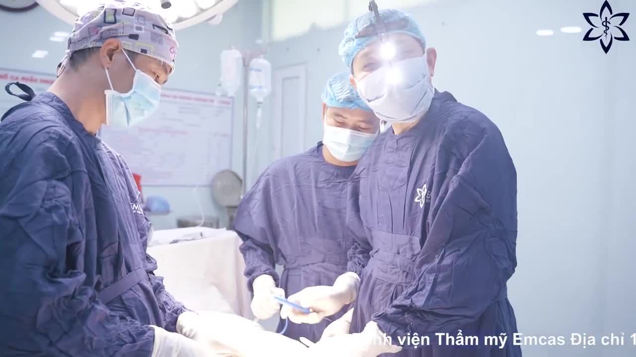 CA PHẪU THUẬT TÁI TẠO THÀNH BỤNG SÁNG NAY CỦA EMCAS