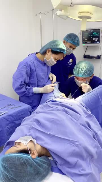 Ca thẩm mỹ vùng kín thứ 5 buổi sáng của Bác Sĩ nhà Đông Á