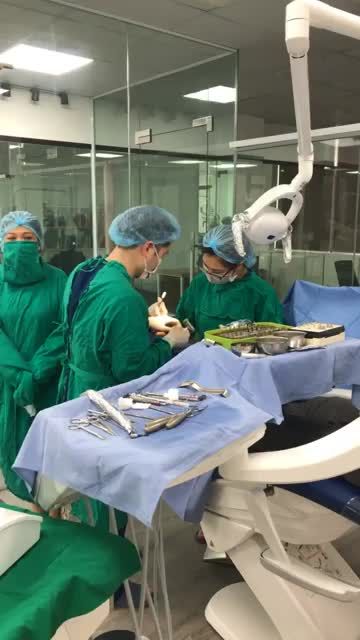 Cấy ghép 1 trụ implant cho khách hàng tại Thái Thịnh