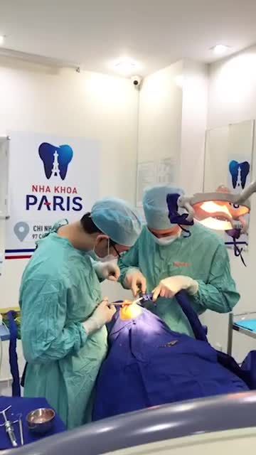 Cấy ghép 1 trụ implant HQ kết hợp ghép xương tại nha khoa paris 97 cộng hoà p4 Tân bình