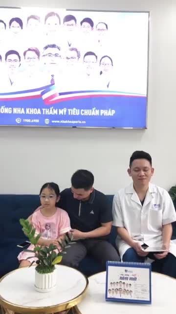 Khách hàng tái khám sau 6 tháng bọc răng sứ tại Quảng Ninh