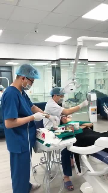 Lắp 16 răng sứ Emax cho khách hàng tại Thái Thịnh