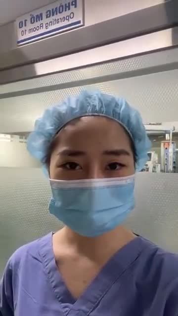 NHÌN VÀI GIÂY MÊ ĐẮM CẢ ĐỜI