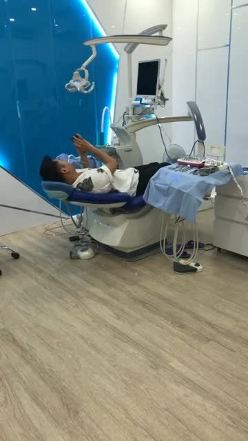 Phỏng vấn Chuyên gia trang điểm Đức Lộc trước khi cấy implant tại Nha khoa Paris Hải Phòng
