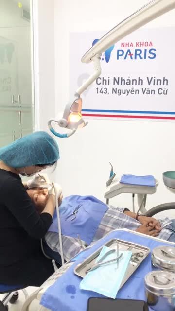Tháo mắc cài kết thúc liệu trình cho khách hàng Văn Thành