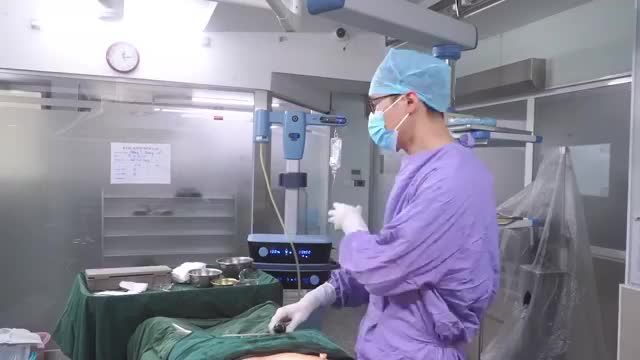 VASER LIPO CHO BỤNG MỠ SAU SINH VỚI VẾT SẸO DỌC KÉM THẨM MỸ