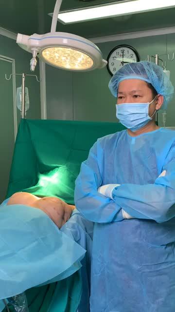 XEM NGAY KẾT QUẢ Bác sĩ Tú Dung TÁI TẠO NGỰC cho BỆNH NHÂN UNG THƯ VÚ