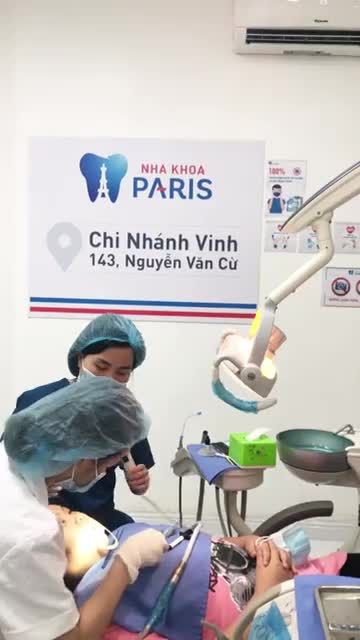 Bạn Khánh Chi (sn 2009 đến từ TP Vinh) gặp tình trạng: răng khấp khểnh, có xu hướng hơi chìa.