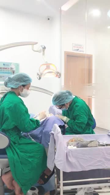 Cấy ghép 01 trụ implant cho khách hàng