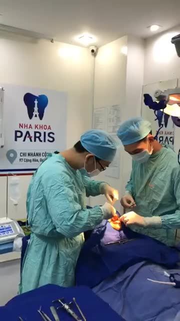 Cấy implant cho khách hàng nữ tại chi nhánh Cộng Hòa (TP HCM)