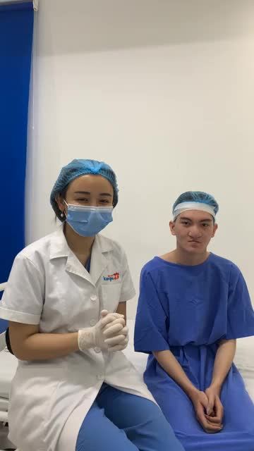 Chia sẻ cảm xúc của khách hàng trước khi làm phẫu thuật hàm món tại bệnh viện thẩm mỹ Kangnam.