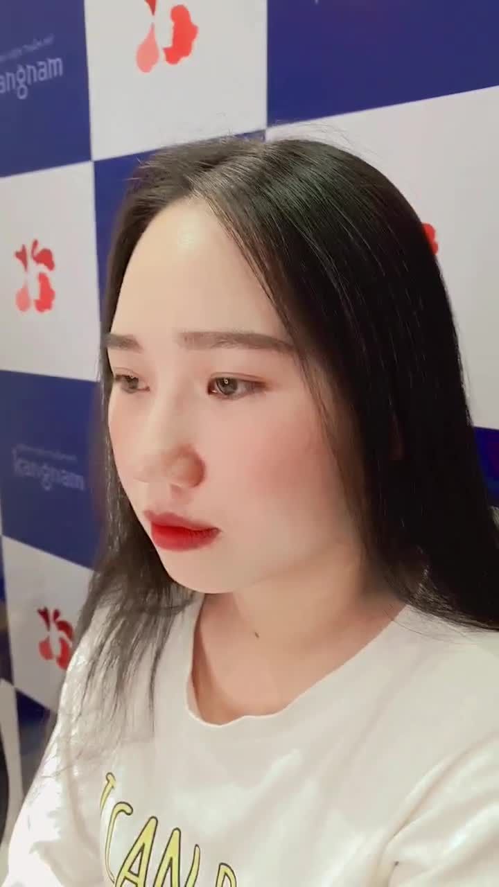"Em muốn có 1 dáng mũi tự nhiên, không có cần cao nhiều"