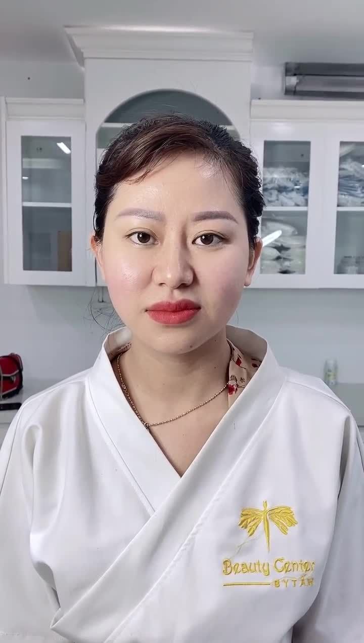 Khách hàng sử dụng dịch vụ Hạ gò má để giúp phần má có nhiều cơ, mỡ bị nhô cao gây ra hiện tượng gò má cao trở nên hài hoà cân đối  với gương mặt hơn.