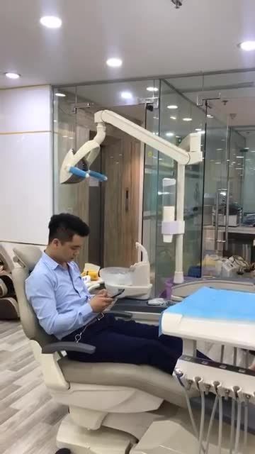 Lý do nào khiến anh Dũng - khách hàng hôm nay quyết định làm răng sứ
