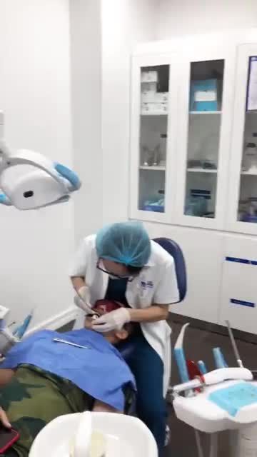 ca gắn mắc cài kim loại thường cho KH sn 2000 đến từ Hạ Long do bs Trương Thị Kim Trang thực hiện tại chi nhánh Quảng Ninh