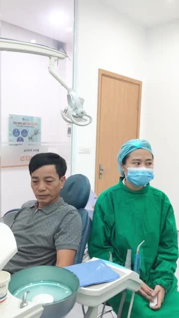 Cắm 1 trụ Dio HQ cho KH Lê Đình Dương sn 1964 đến từ Cửa Lò. Do Bs Huyền cùng ekips Vinh thực hiện
