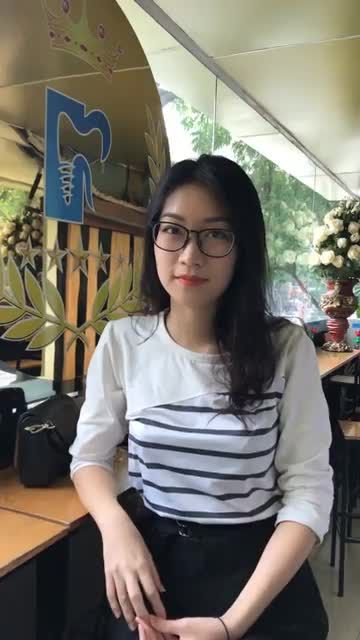 Khách hàng Trần Thủy Tiên sau tháo mắc cài chỉnh nha tại cơ sở 84A.