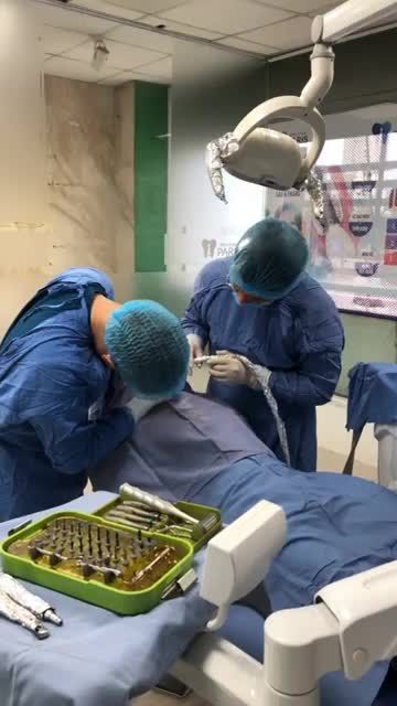 PHẪU THUẬT CẤY GHÉP IMPLANT DENTIUM MỸ TẠI NHA KHOA PARIS THÁI THỊNH