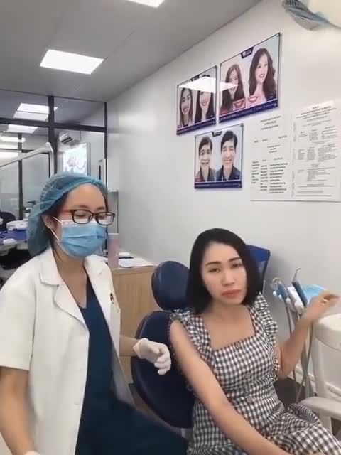 CẢM NHẬN LẦN ĐẦU TIÊN ĐEO KHAY NIỀNG TRONG SUỐT INVISALIGN
