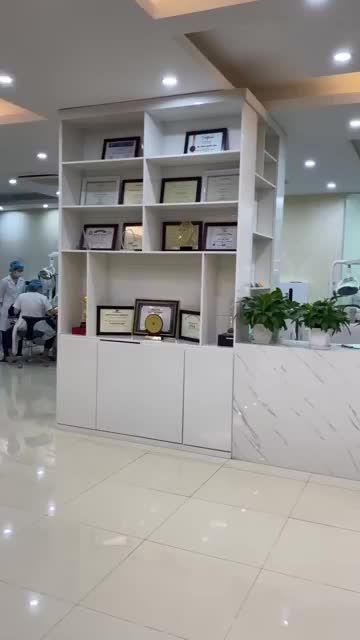 CẬN CẢNH QUÁ TRÌNH GẮN MẮC CÀI TẠI NHA KHOA LẠC VIỆT INTECH