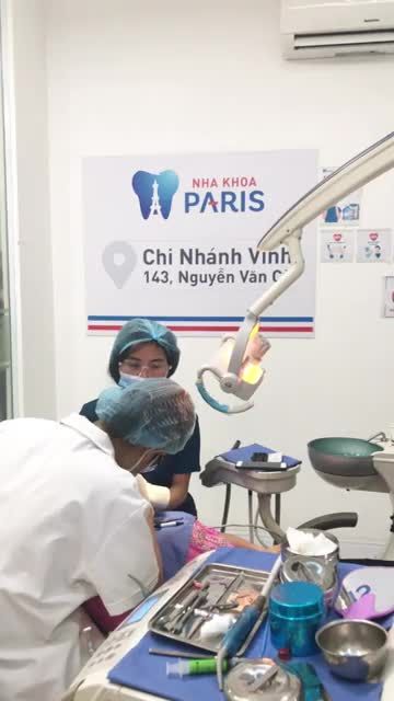 Gắn mắc cài kim loại thường chi KH Nguyễn Thị Oanh đến từ Thành phố Vinh.