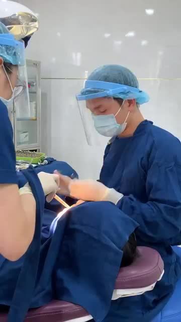 MẤT TỚI 2 RĂNG HÀM ĂN NHAI, KHÔI PHỤC BẰNG TRỒNG RĂNG IMPLANT NHƯ THẾ NÀO?