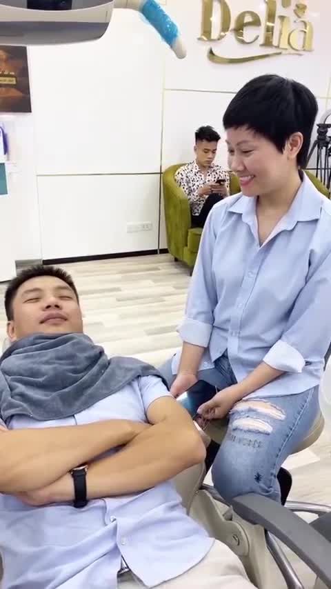 "Nóc nhà" dẫn đi Thẩm mỹ răng sứ và Cấy Implant tại DELIA