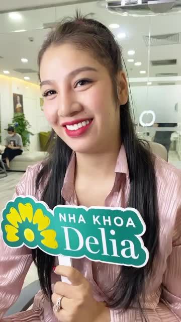 Sau hơn 3 năm quay lại Delia tái khám, chị Hà (Quảng Ninh) đã có những chia sẻ về kết quả cực ưng ý từ lúc mới hoàn thiện thẩm mỹ răng sứ tới giờ.
