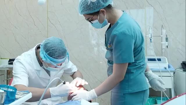 Thẩm mỹ 22 răng sứ toàn sứ cho khách hàng Lê Trọng Trường