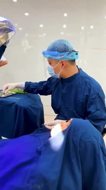 TRỒNG RĂNG IMPLANT BẰNG ROBOT ĐỊNH VỊ DẪN ĐƯỜNG DIỄN RA NHƯ THẾ NÀO?