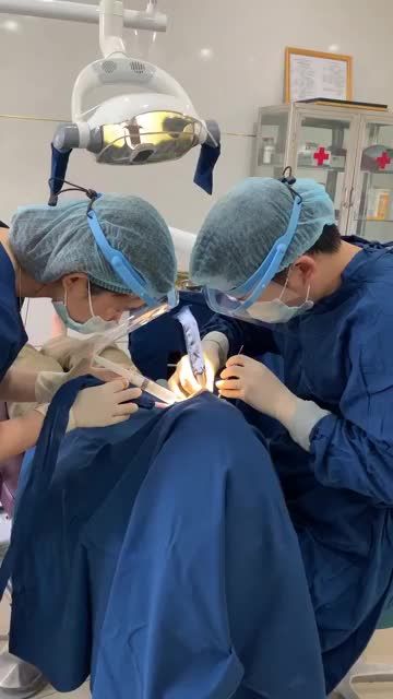 TRỒNG RĂNG IMPLANT TẠI NHA KHOA LẠC VIỆT INTECH SỐ 9 NGUYỄN VĂN HUYÊN
