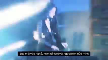 Vẻ bề ngoài khá quan trọng nên dù công việc gì, tính chất công việc như thế nào thì cũng đừng bỏ bê các nàng nhé