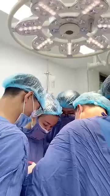 Cận cảnh ca phẫu thuật thứ 3 tại phòng đại phẫu Kangnam 190 Trường Chinh, Hà Nội