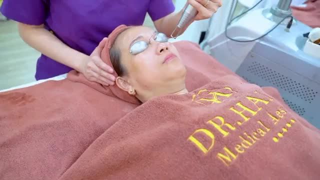 Đến Dr.Hải Lê làm đẹp để xinh hơn mỗi ngày cả nhà ơi!!! Mời quý khách hàng cùng theo dõi điều trị trẻ hóa da mặt tại Dr.Hải Lê