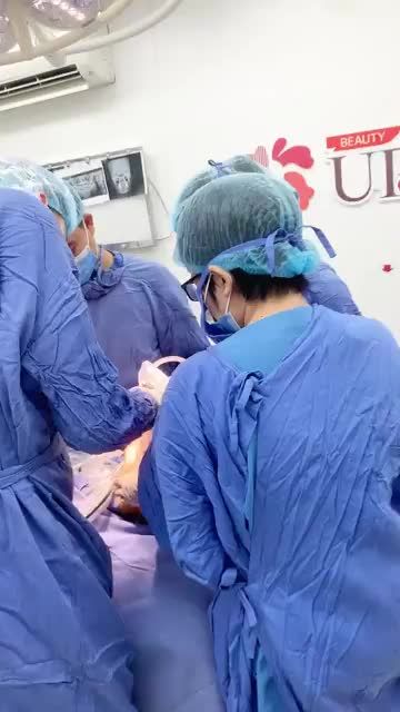 Theo dõi quy trình gọt hàm cùng các bác sĩ Kangnam Hà Nội sáng nay