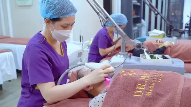 Điện di dưỡng chất trẻ hóa da mặt tại Dr.Hải Lê hiệu quả như thế nào? Mời quý khách hàng cùng theo dõi