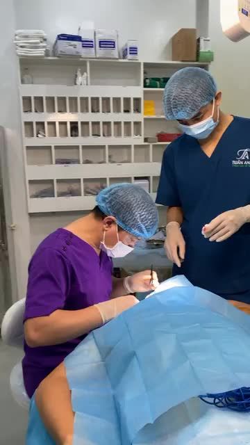 MỞ ĐẦU TUẦN MỚI BẰNG CA TIỂU PHẪU TẠO HÌNH TAI VÀ CẮT TUYẾN MỒ HÔI NÁCH